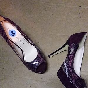 Never worn 6.5 Marc Fisher Heels